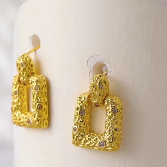 💛Gold plated square stud earrings - Picture 6 of 7